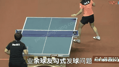和刘诗雯学习勾手发球,一种动作两种旋转,迷倒对手不叫事