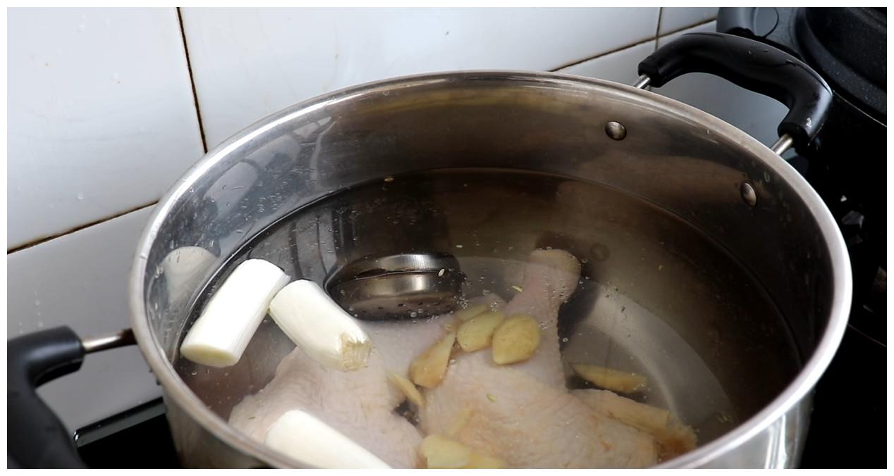 教您做陕西特色面食鸡汤刀削面,味道一绝,学会可以开店了