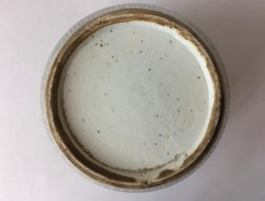 炎黄国际精品推荐：康熙年制黄底素三彩五凤穿花罐鉴赏！