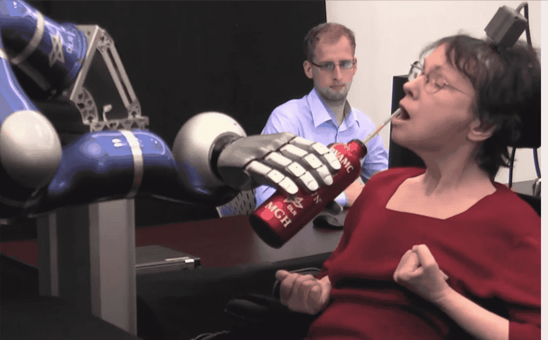 《黑客帝国》上映 20 年了,它想象了一个使用脑机接口的世界