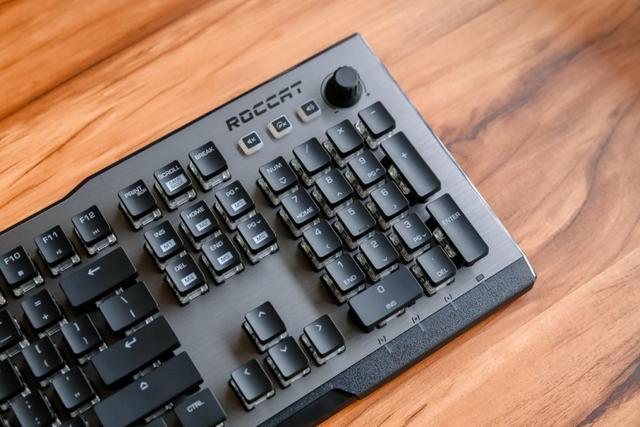 全新泰坦轴加持,德国冰豹打造高颜值爽手感电竞吃鸡键盘Vulcan