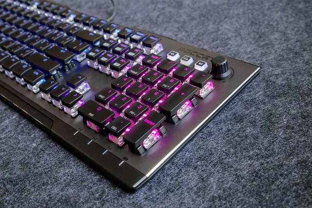 全新泰坦轴加持,德国冰豹打造高颜值爽手感电竞吃鸡键盘Vulcan