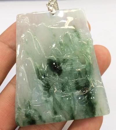 翡翠山水牌意境深远的的寓意