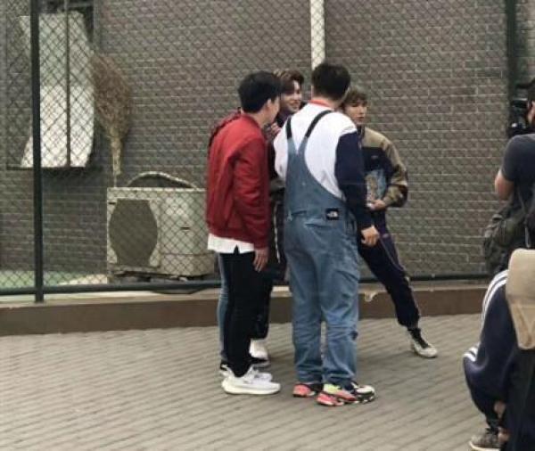 杜海涛黄明昊等明星未经许可进大学校园拍摄,被校方强行驱逐