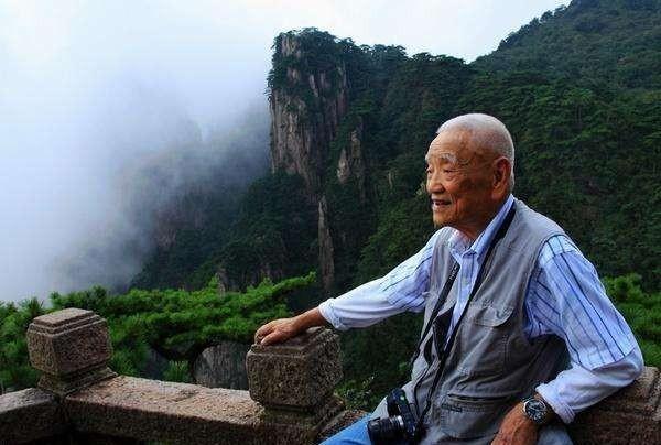 拍摄人像该用大光圈还是小光圈?明白光圈与景深的关系再决定