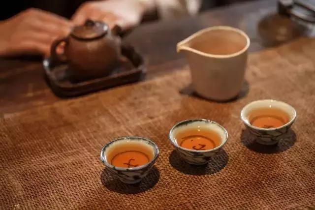 茶为国饮,上至政要会晤,商界大会,下至亲友聚会,日常休闲,喝茶都适合