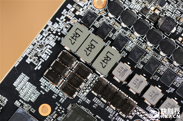 技嘉Aorus RTX 2080 Ti Xtreme 11G显卡拆解图赏
