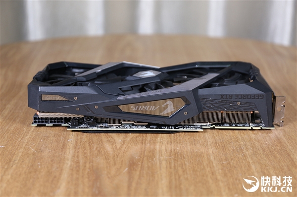 技嘉Aorus RTX 2080 Ti Xtreme 11G显卡拆解图赏