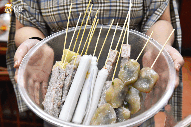 只有5张桌子的潮汕小吃店,有2张拒绝接客