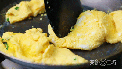 这才是高水准的炒鸡蛋!半滴油都不加