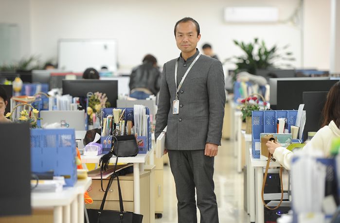 诗词大会夺冠后 外卖小哥婉拒百万年薪成老师