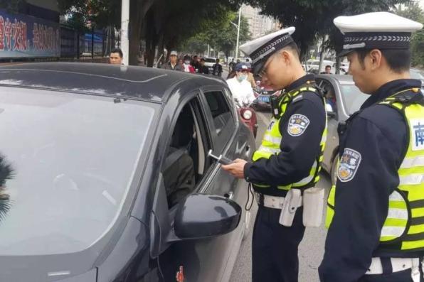 安装行车记录仪被扣12分？车主：之前不信，等扣分了才明白为啥