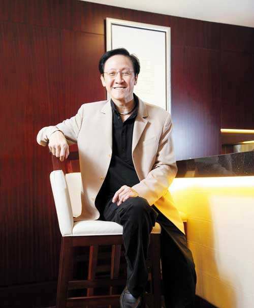 软饭男？张敏与小10岁“师兄”相恋，女方回应：没包养过他