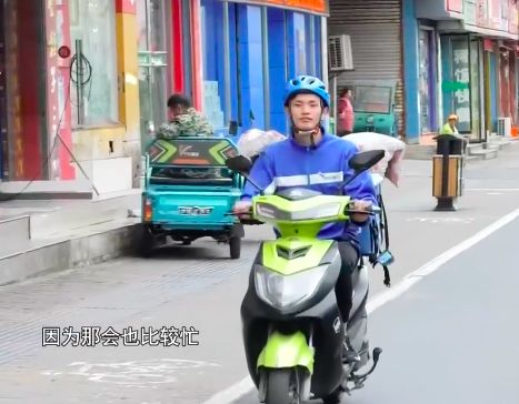 接单途中,聋哑外卖哥忽然飞身跳河,背后故事太感动!