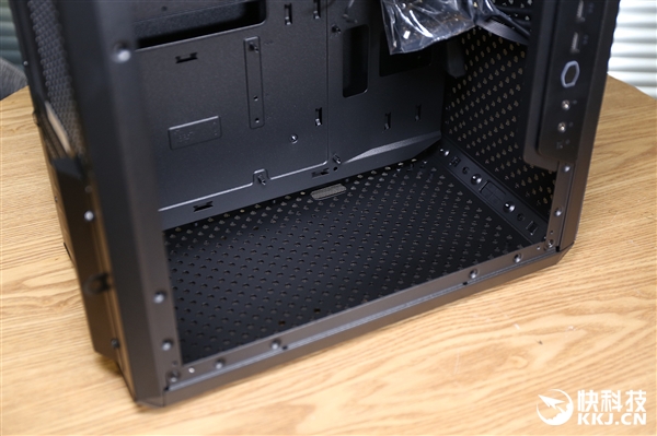 酷冷机箱Q500L图赏：超高利用率的迷你ATX