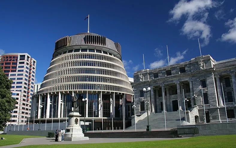 新西兰国会曝出大丑闻藏着强奸犯还长期存在霸凌性骚扰