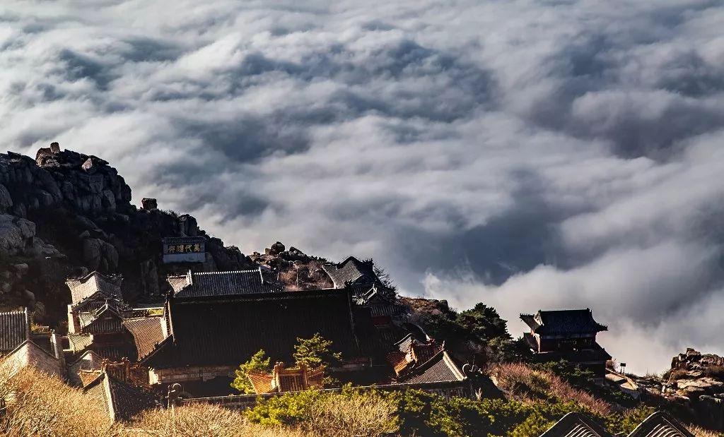 泰山云海全景图,看完你就懂了什么叫五岳独尊了!