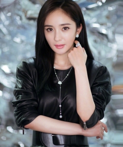 杨幂离婚后生活再起波澜!传媒公司关注职黑!__凤凰网