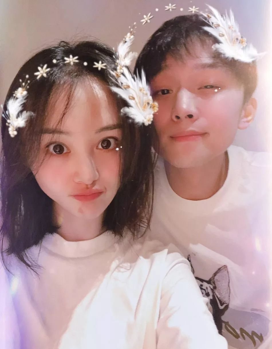 她的前男友是薛之谦？因误放前任歌曲被现任于小彤当街怒骂？