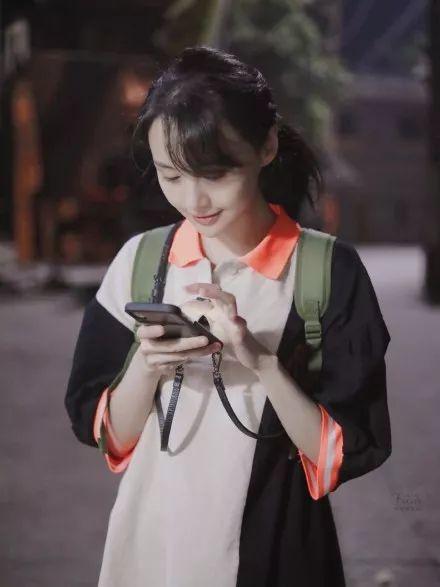 她的前男友是薛之谦？因误放前任歌曲被现任于小彤当街怒骂？