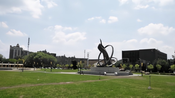 实拍吉林动画学院校园风光,环境优美,艺术氛围浓厚