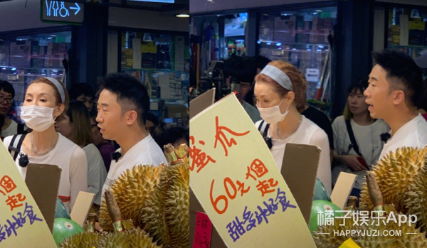 她就不能老吗？