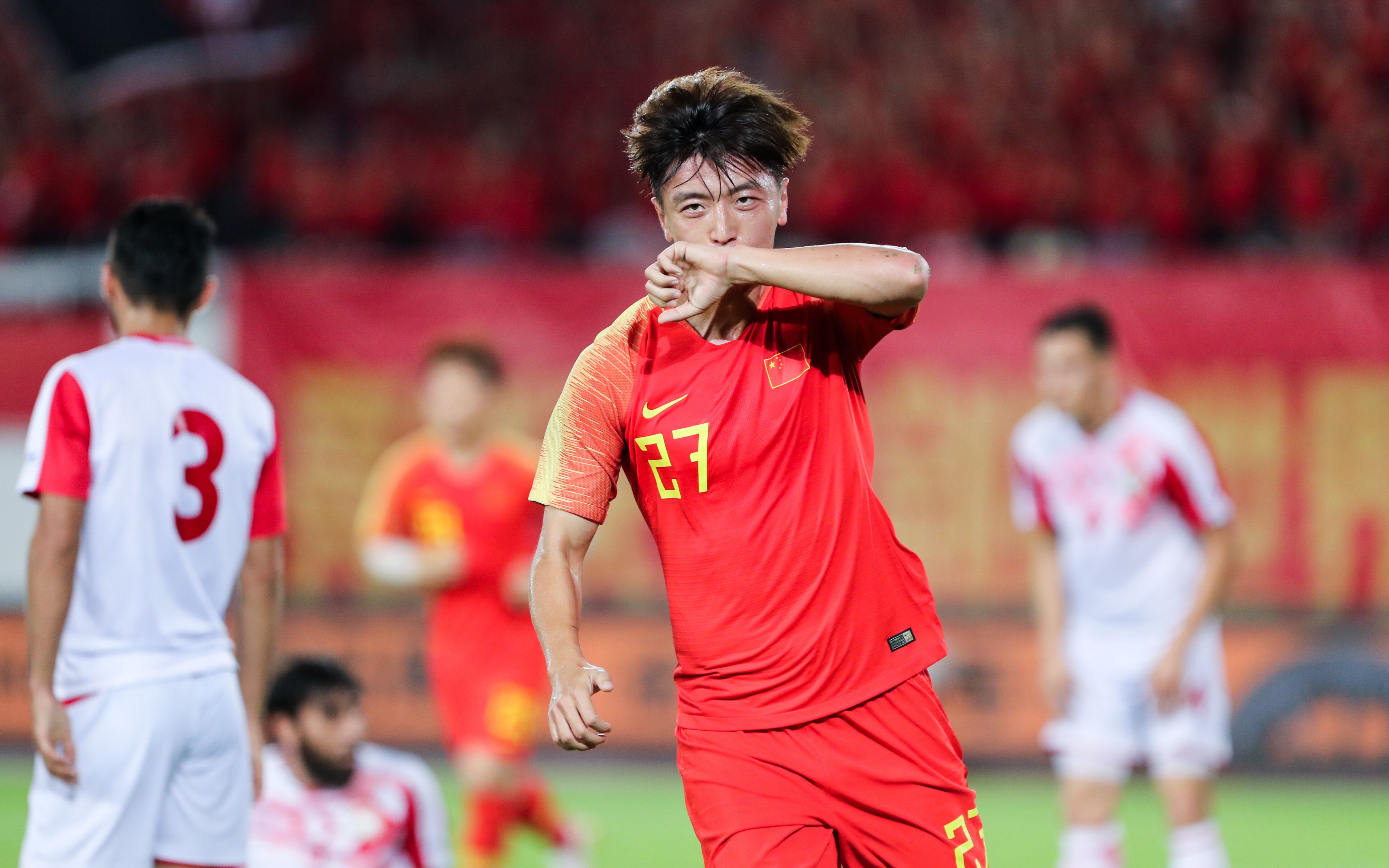 新京报讯(记者 徐晓帆)在今晚结束的一场热身赛中,中国男足坐镇广州1