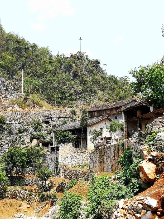 云南游3--峰岩洞《天下第一奇村》