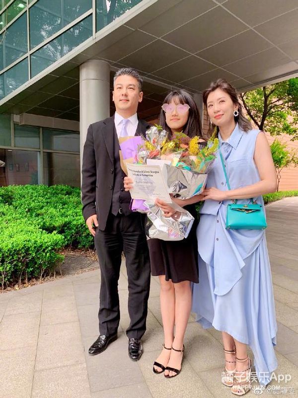 杨超越回应博主吐槽 贾静雯孙志浩离婚后首合影