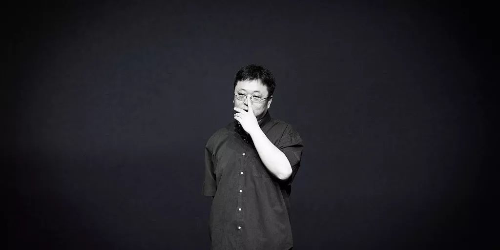 丰满的罗永浩，瘦骨嶙峋的锤子