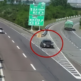 惊魂！女司机开豪车在京藏高速疯狂逆行！结果让她终生难忘……