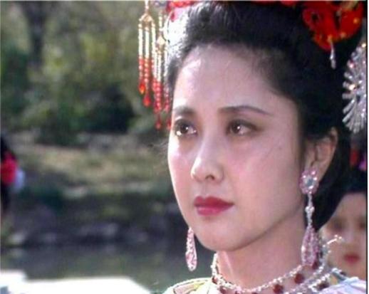 66岁女儿国国王朱琳结婚多年无子，身材优雅丝毫不像老年人