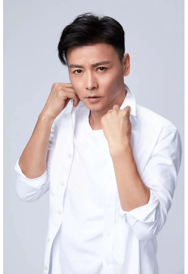 “神仙剪辑”炫技炫妻，回归电影克服恐高，张晋：动作演员要有背水一战的精神