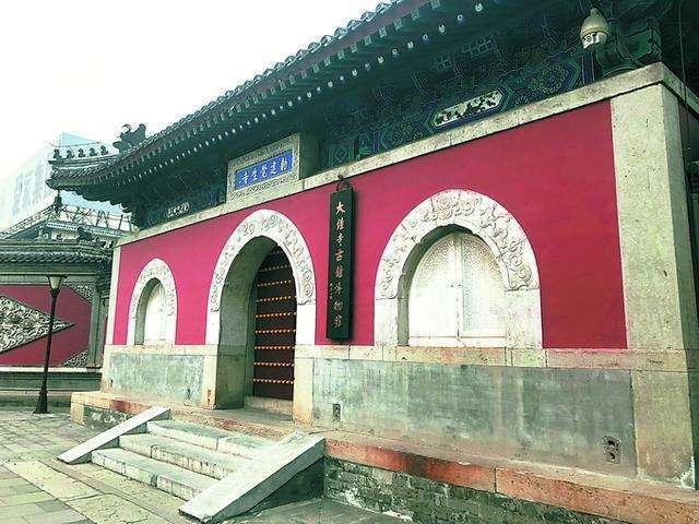 北京觉生寺小名大钟寺名不虚传寺内钟王上有铭文23万字