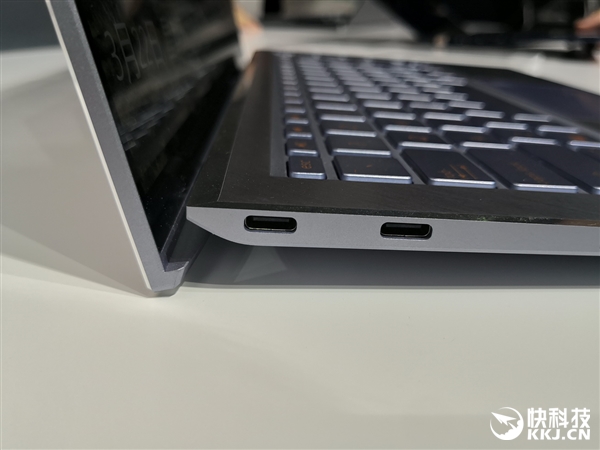 华硕发布灵耀X2 Pro：双4K屏、最高八核i9-9980HK