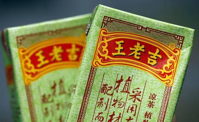 他卖凉茶成亿万富翁，卷入行贿案后跑路，公司涉侵权遭索赔14亿