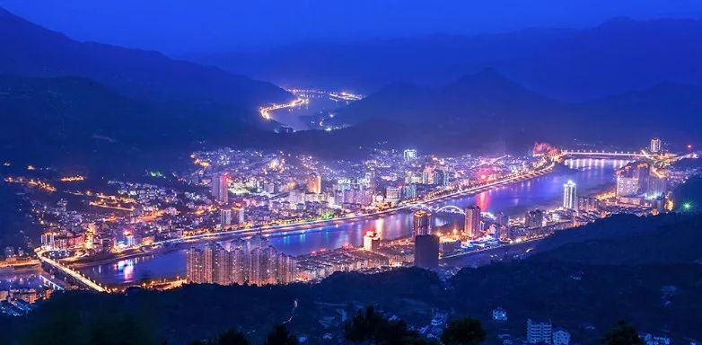侨乡青田发出征集令 全球网络拉歌 在世界各地歌唱祖国