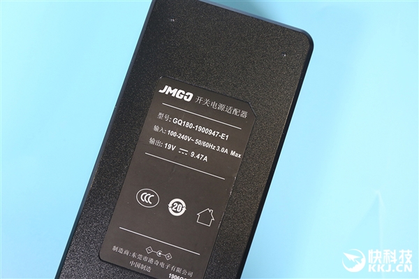 LED投影中的帝王！坚果智能投影J9图赏