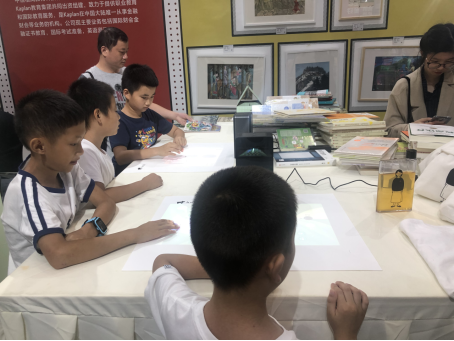 展现AI阅读之美 puppy cube光影魔屏亮相深圳书展 99真人官网