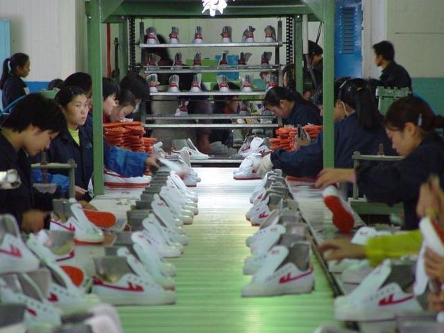 法国的飞跃鞋和中国回力鞋原来是这种关系,真替国产的飞跃鞋伤感