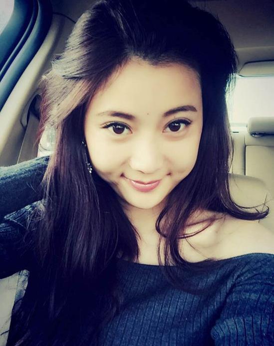 缅甸果敢老街美女:满大街的美女让你眼花缭乱