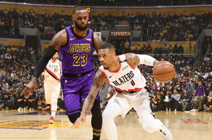 利拉德:詹姆斯开始进三分时会是一个完全不同的难题