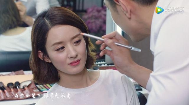 壁咚、摸头杀算啥？赵丽颖新剧竟然开启了仰卧起坐接吻模式！