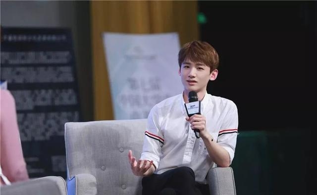 白敬亭坦言自己谈不上演技，如今没了少年气年龄也很尴尬