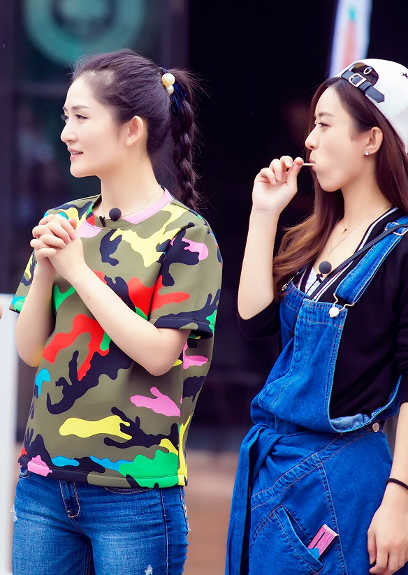 谢娜要参加赵丽颖冯绍峰婚礼,却被颖宝八个字