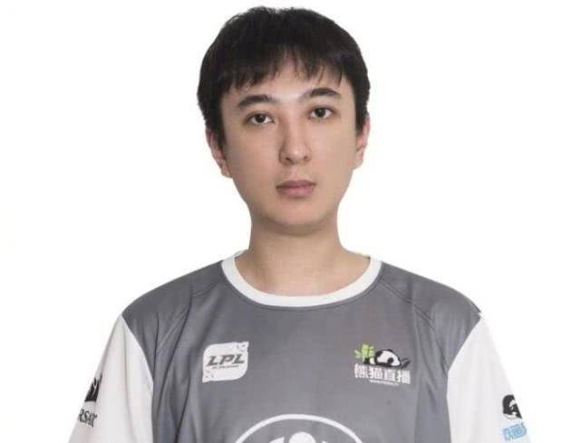 王思聪的电竞帝国：身家从5亿飙至63亿，曾送队友法拉利豪车