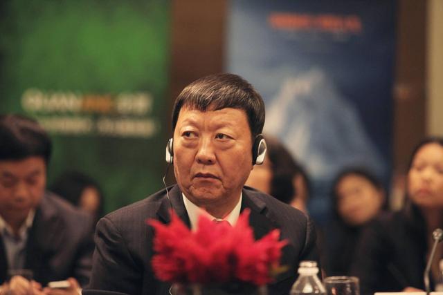 中国乳业江湖：南北派抢千亿市场，教父遭举报，行业陷标准之争