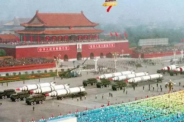 中国历史上最震撼的两次大阅兵,一次雄立亚洲,一次撼动全世界