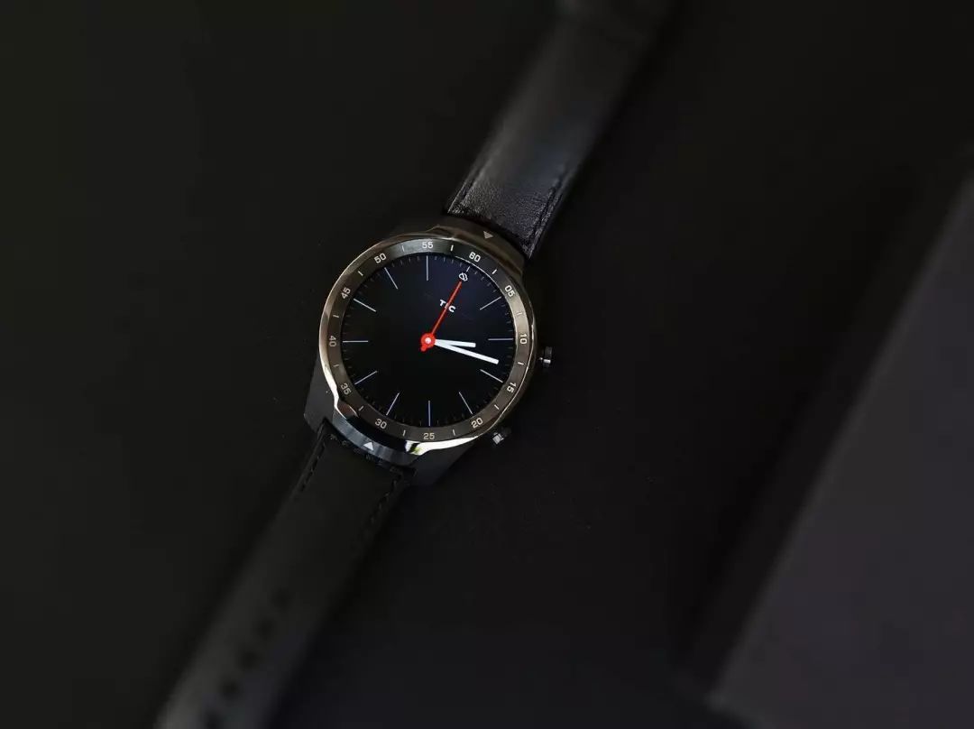 智能腕表价格排名 A4937F9011161BE76D1DA93621FE1FF3347FE782_size25_w1080_h808.jpeg