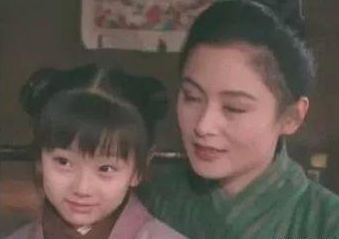 《还珠格格》里超可爱的小鸽子扮演者居然出家了，原因也太…